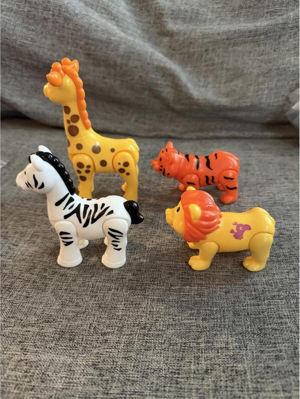 Kiddieland Safari Kingdom Animal Giraffe Tiger Lion Zebra Moving Parts